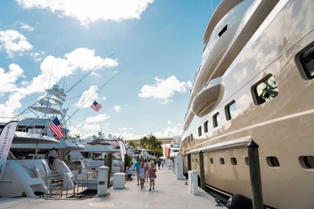 Boat Show and Halloween at Lago Mar
